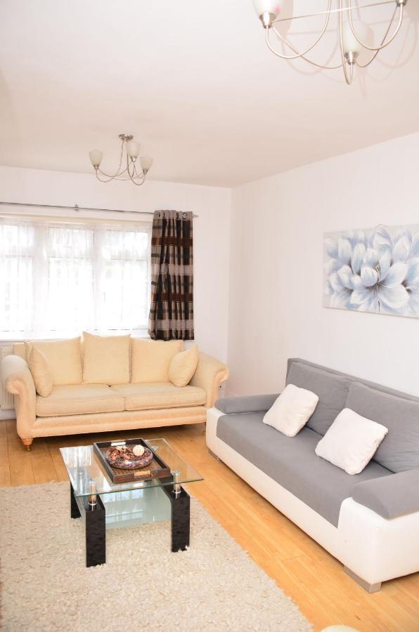 29Ew Dreams Unlimited Serviced Accommodation- Staines - Heathrow Stanwell Exterior photo