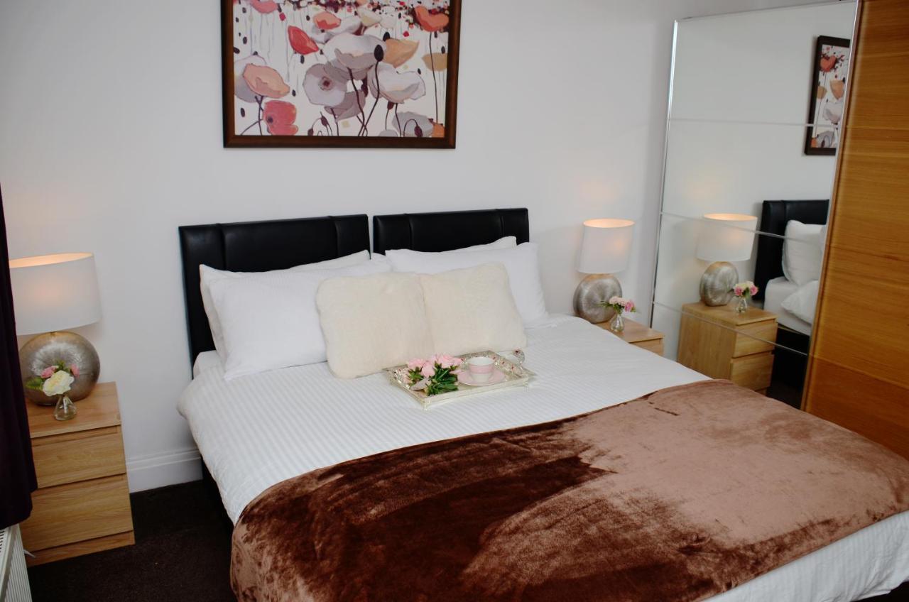 29Ew Dreams Unlimited Serviced Accommodation- Staines - Heathrow Stanwell Exterior photo